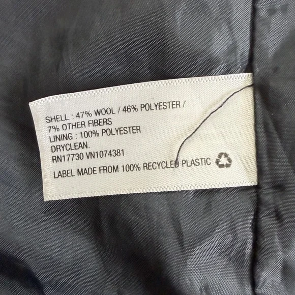 Elegant Black Women's Coat - Picture 11 of 12